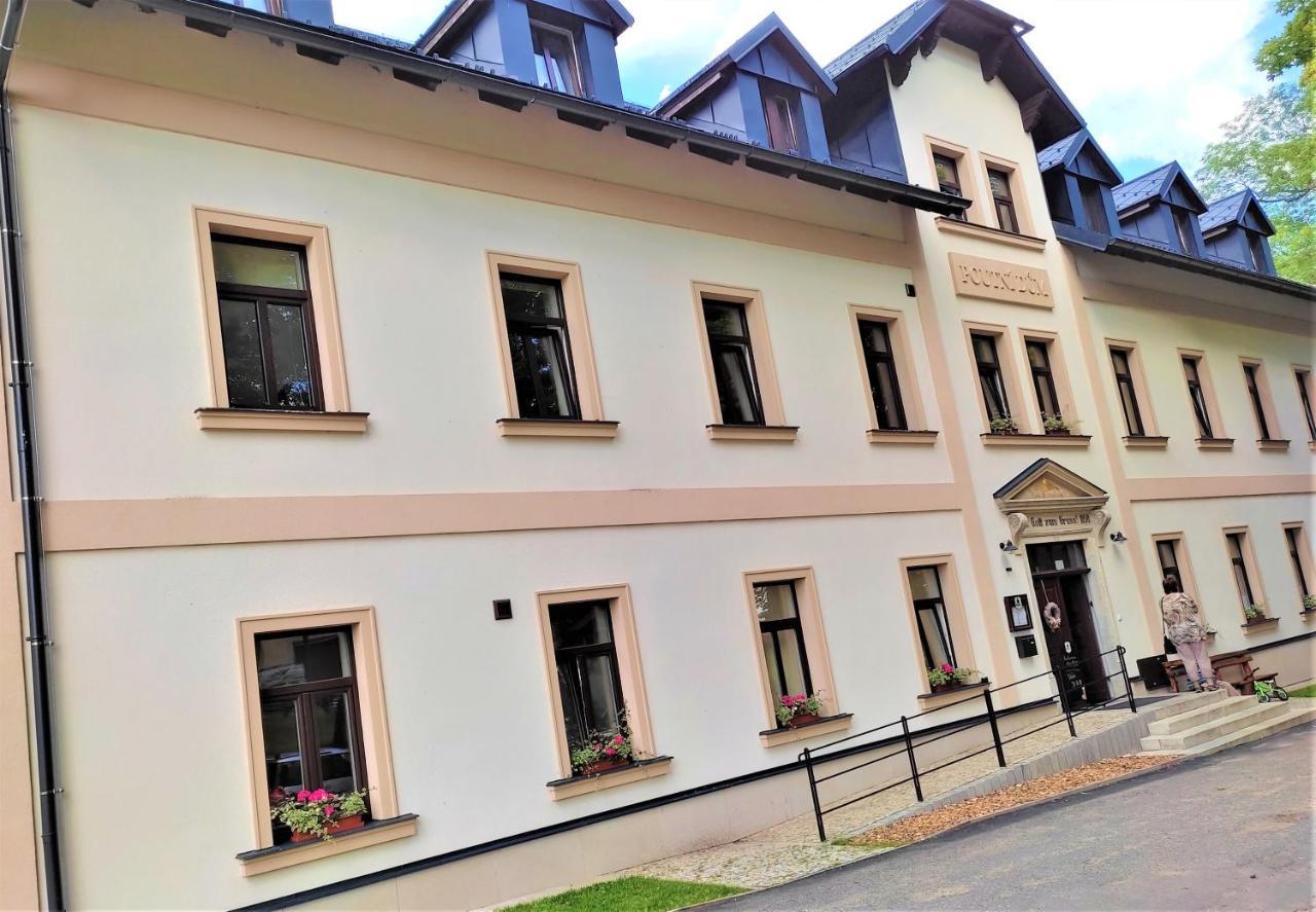 Hotel Poutni Dum Králíky Екстериор снимка